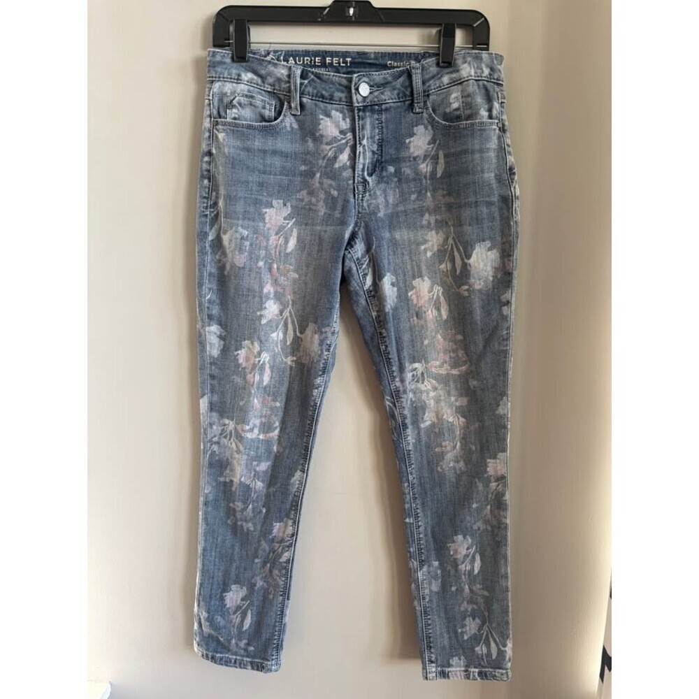 Laurie Felt women’s size 4P Classic Denim Floral Boyfriend Jeans
